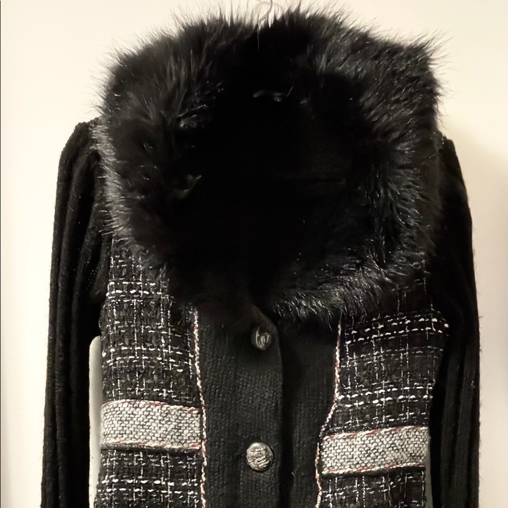 Detailed sweater coat